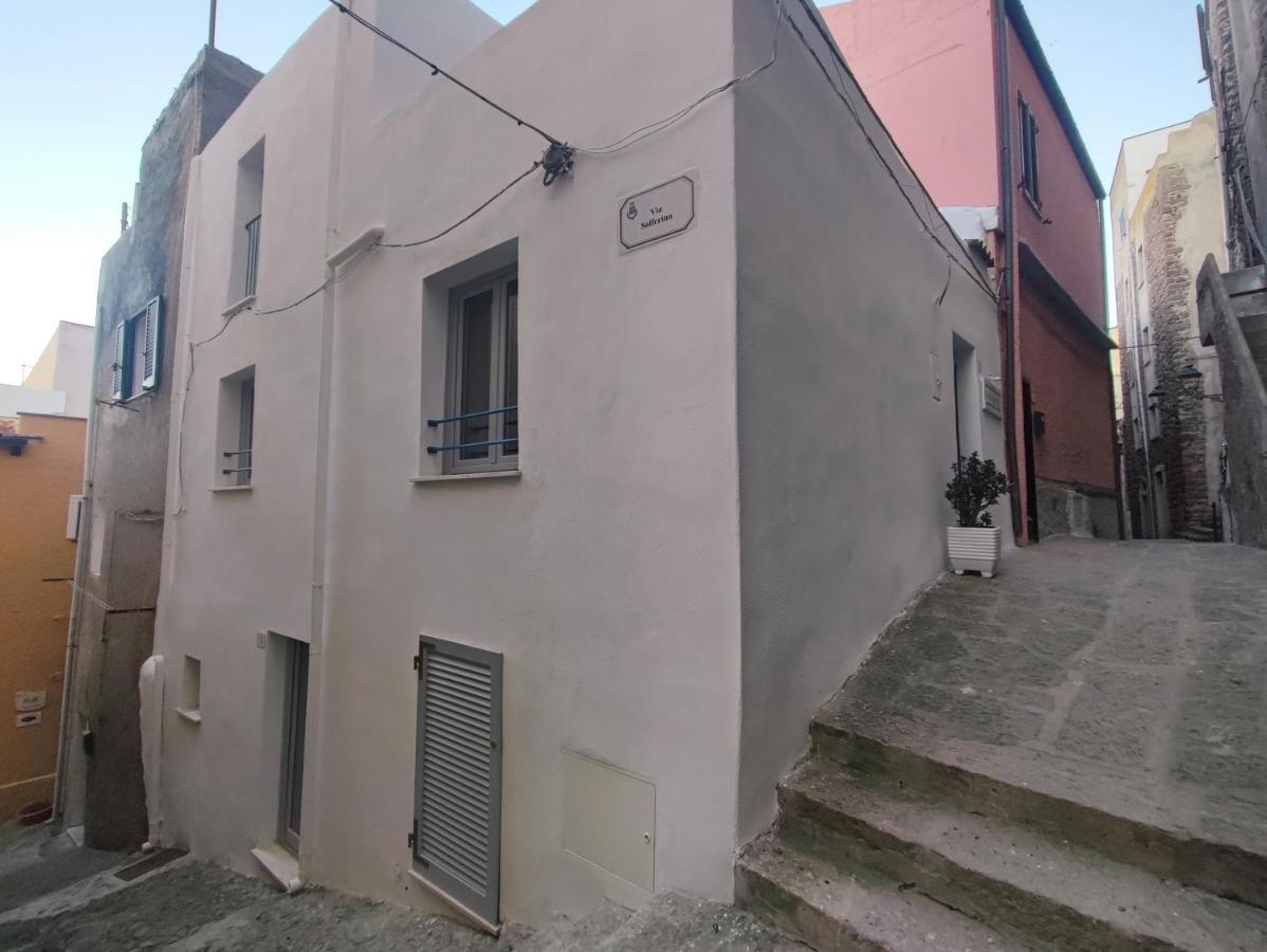 Bed and Breakfast Residenza Nel Borgo L'Appusentu Castelsardo Exterior foto